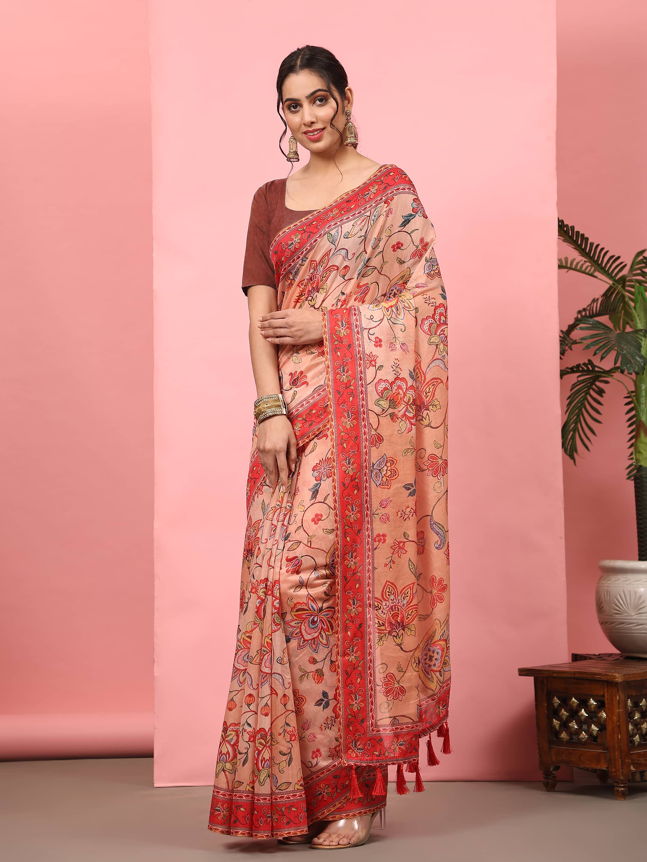 Women Cotton Blend Digital Print Saree