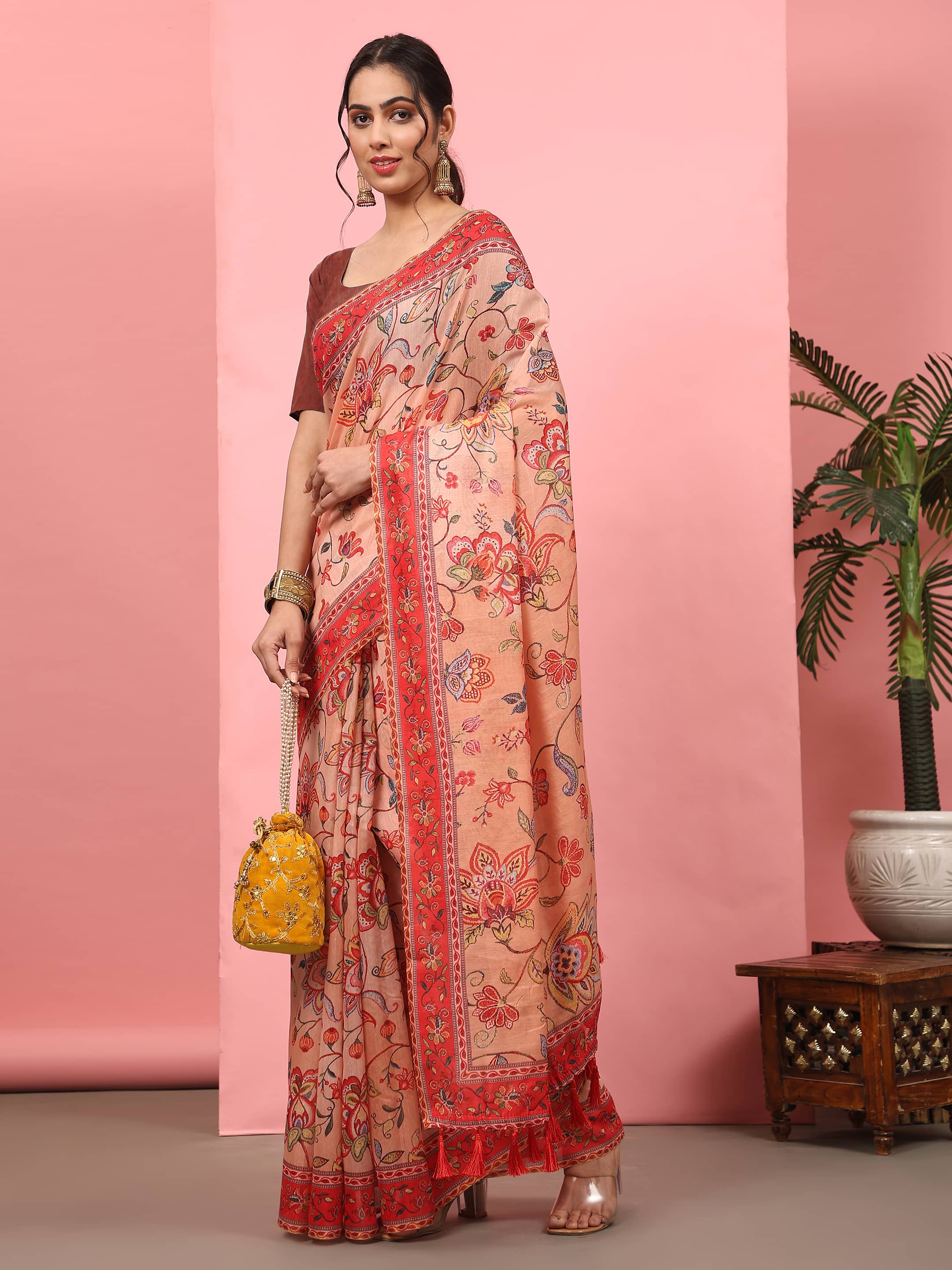 Women Cotton Blend Digital Print Saree
