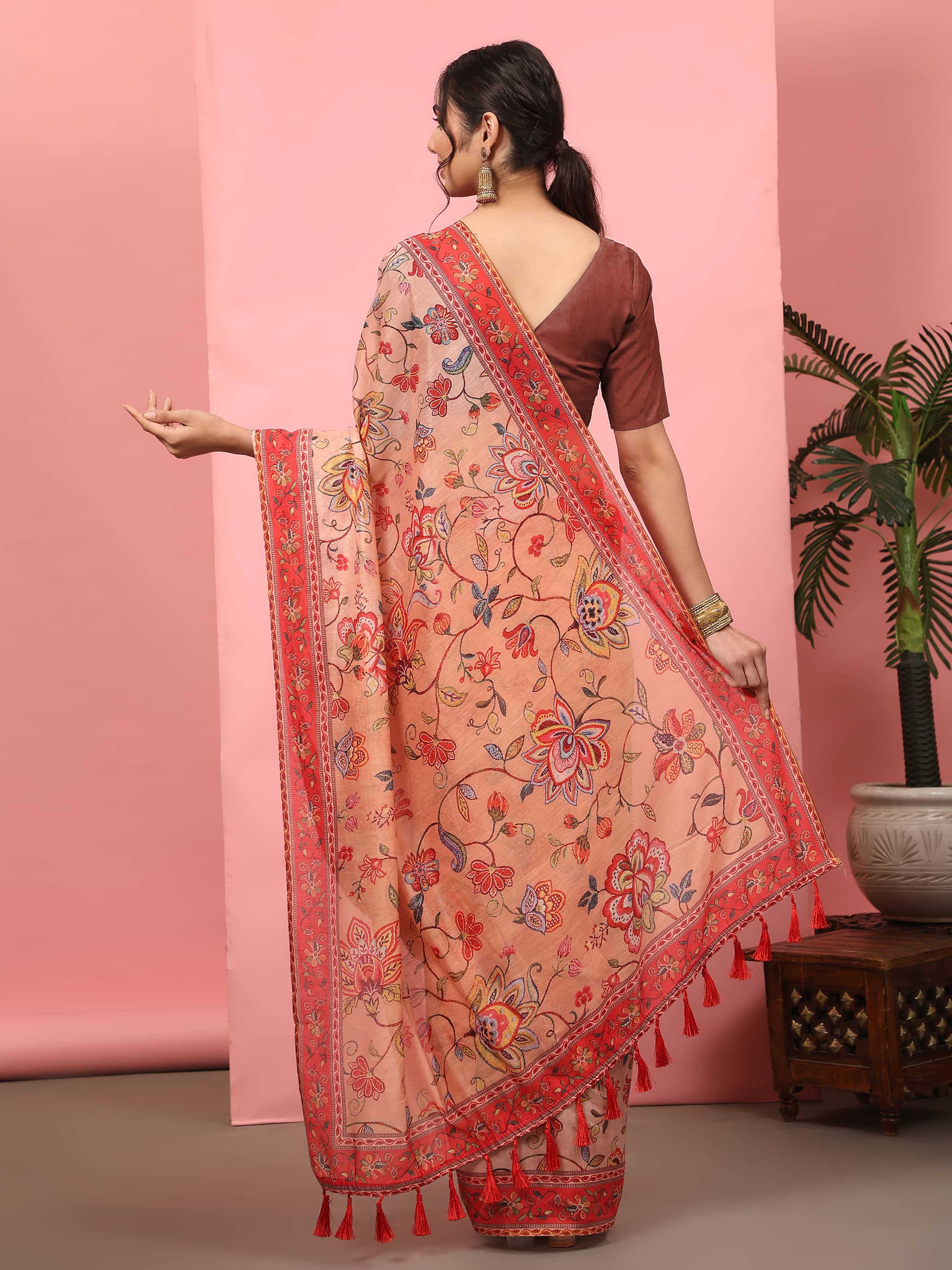 Women Cotton Blend Digital Print Saree