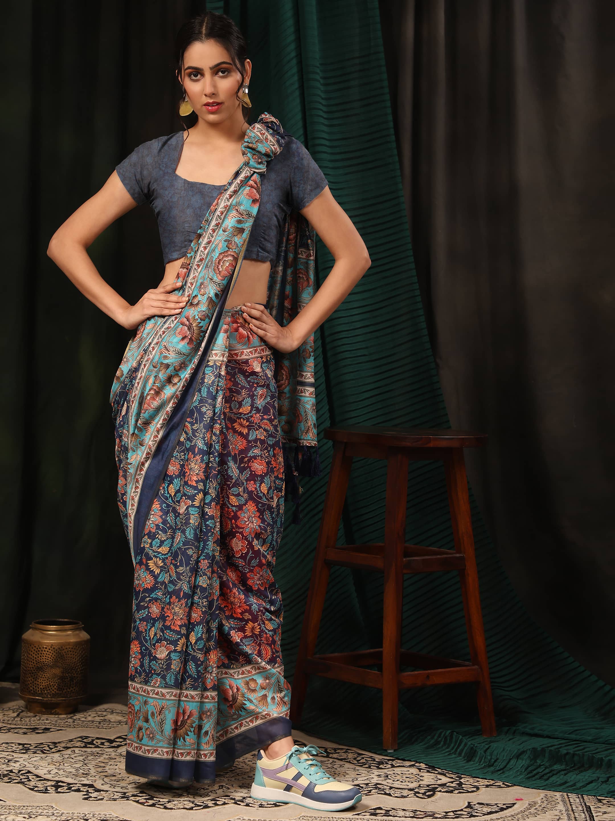 Women Cotton Blend Digital Print Saree