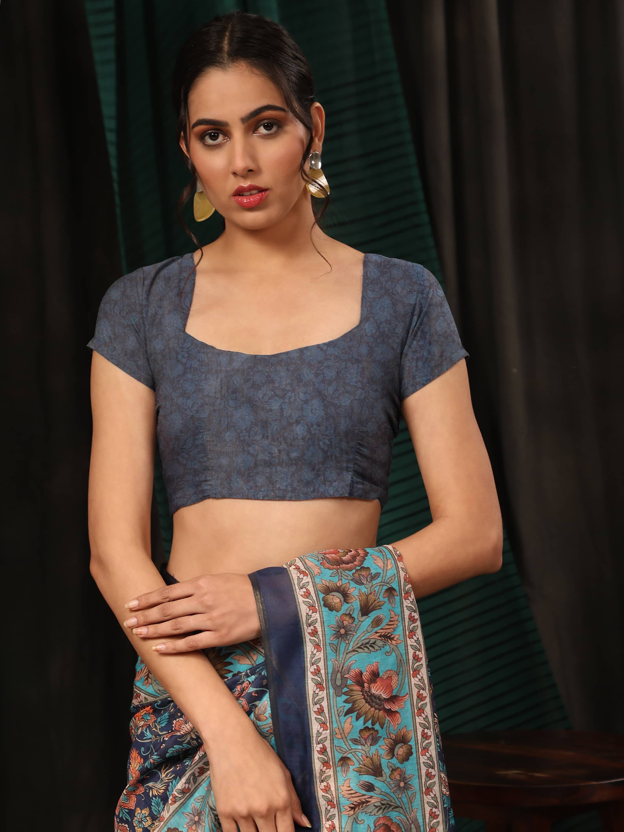 Women Cotton Blend Digital Print Saree