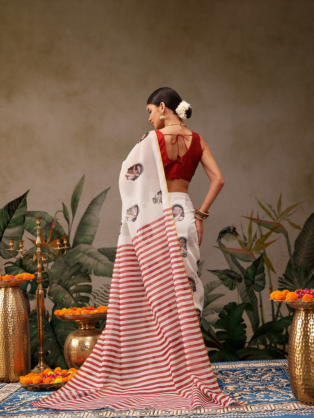 Women Cotton Blend Digital Printed Saree