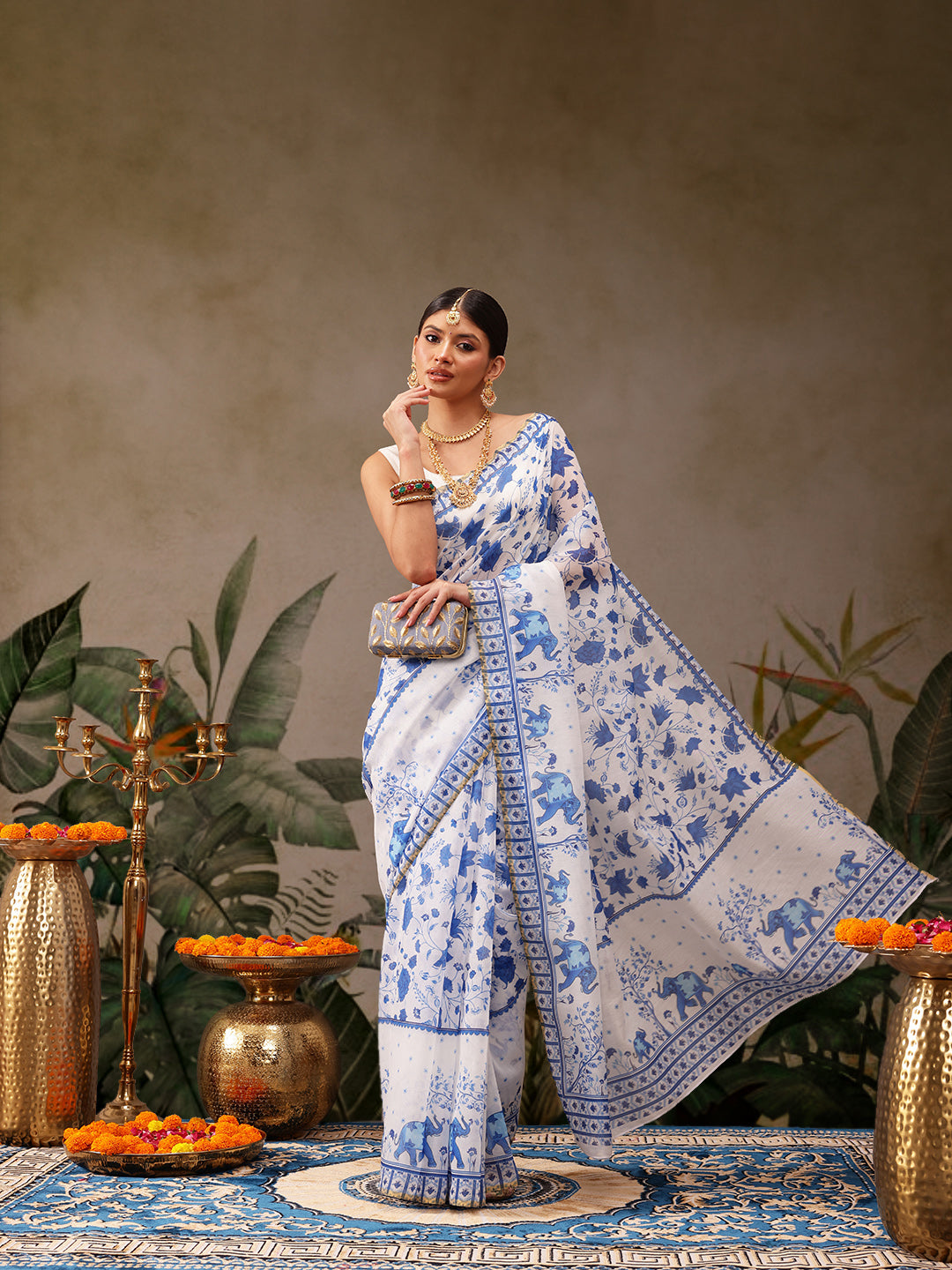 Women Cotton Blend Digital Printed Saree