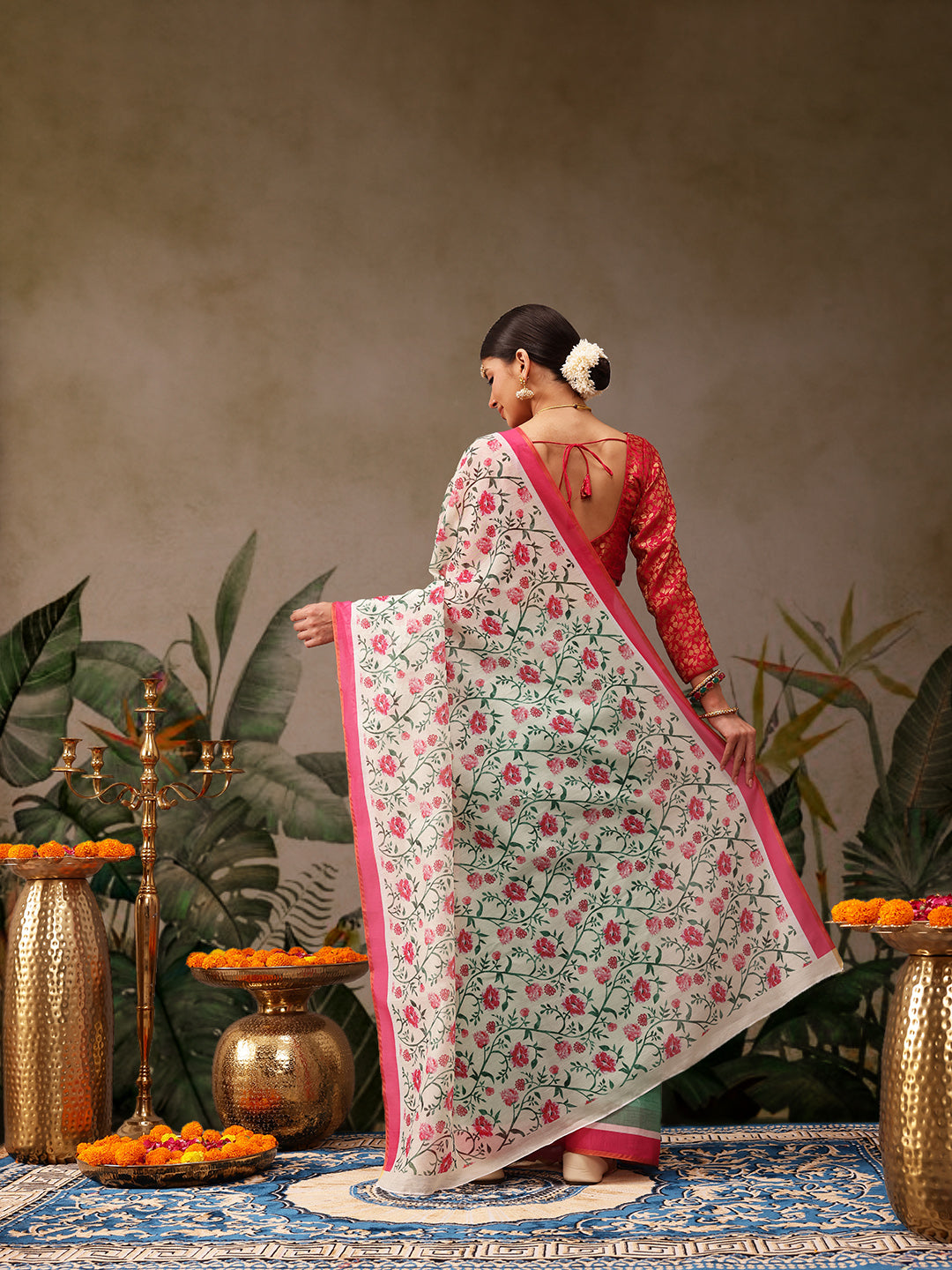 Women Cotton Blend Digital Printed Saree