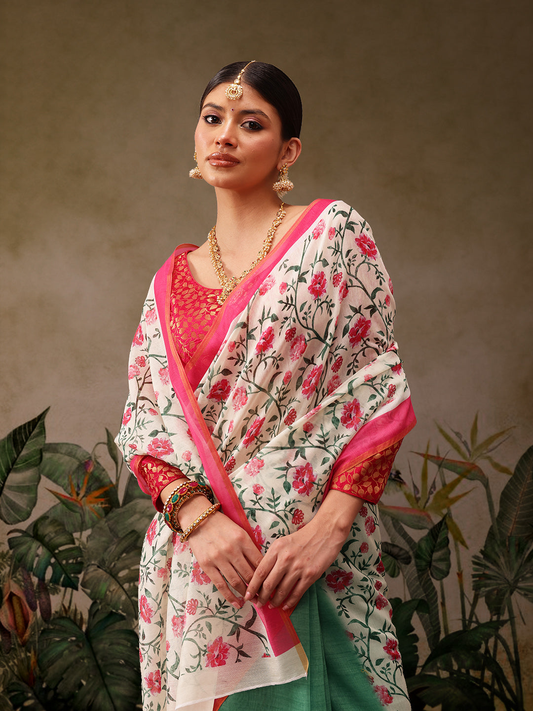 Women Cotton Blend Digital Printed Saree