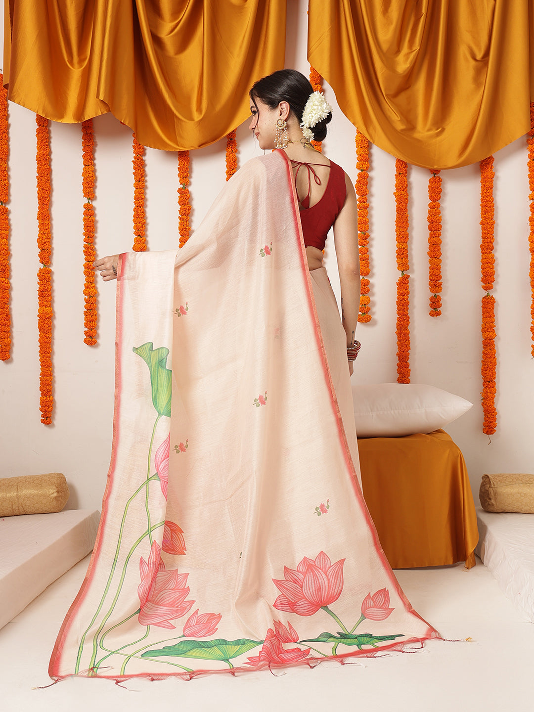 Floral Printed Cotton Chanderi Saree With Solid Blouse – Beige – view 3