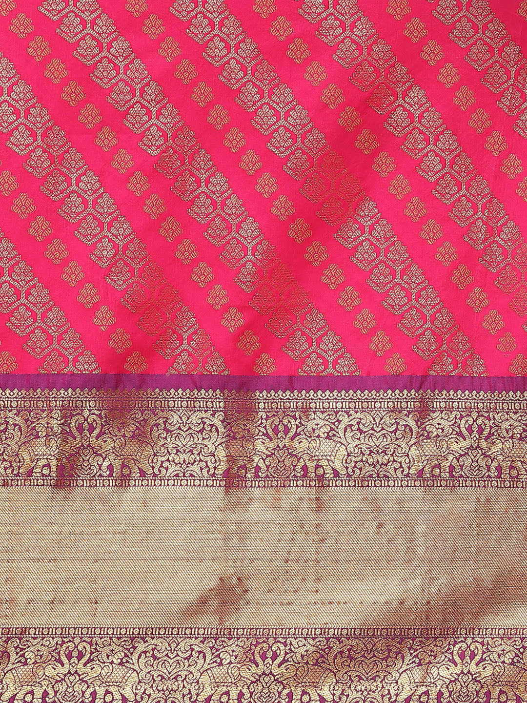 Women Heavy Border Checks Weaving Work Saree With Rich Pallu