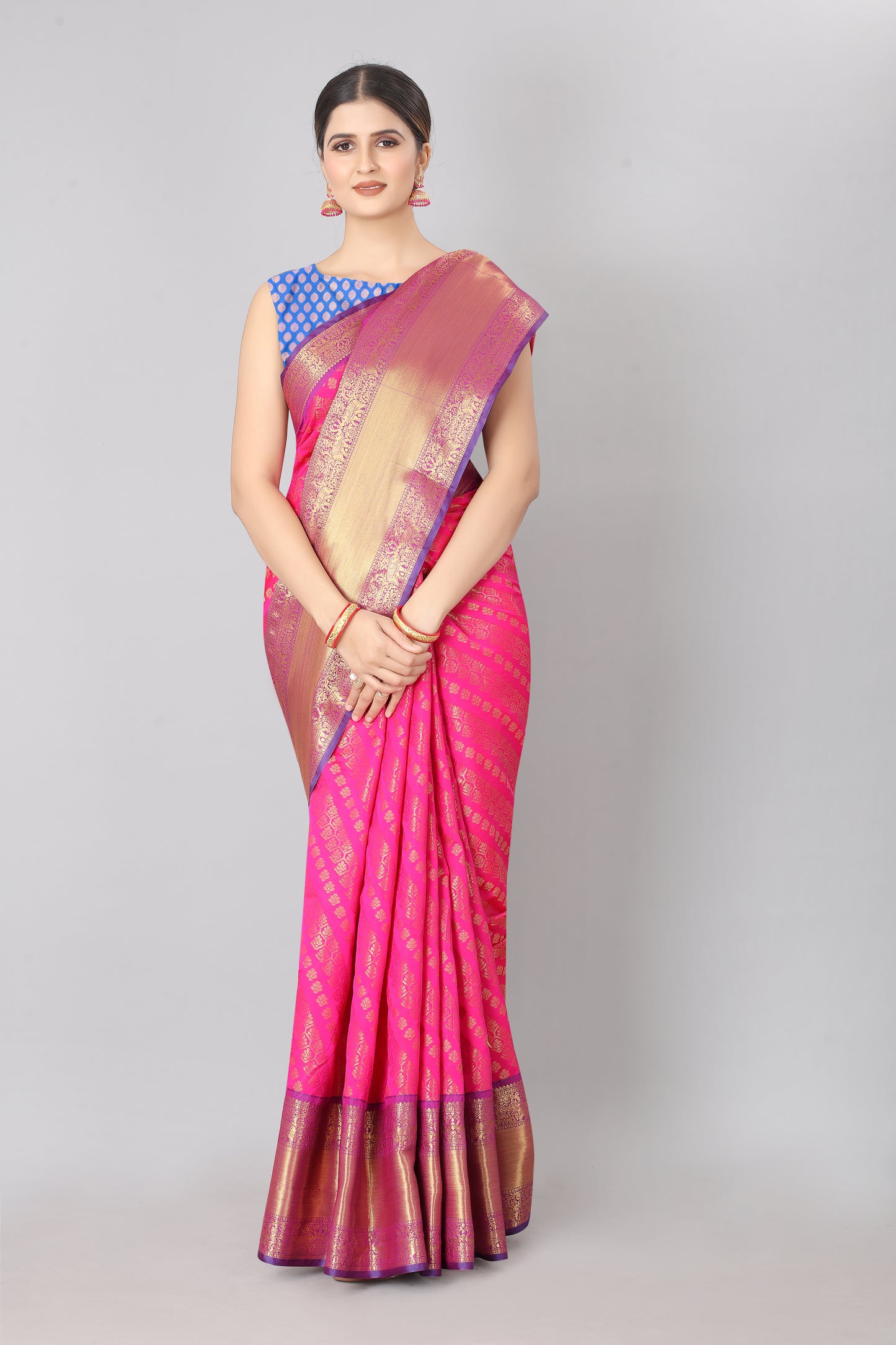 Women Heavy Border Checks Weaving Work Saree With Rich Pallu