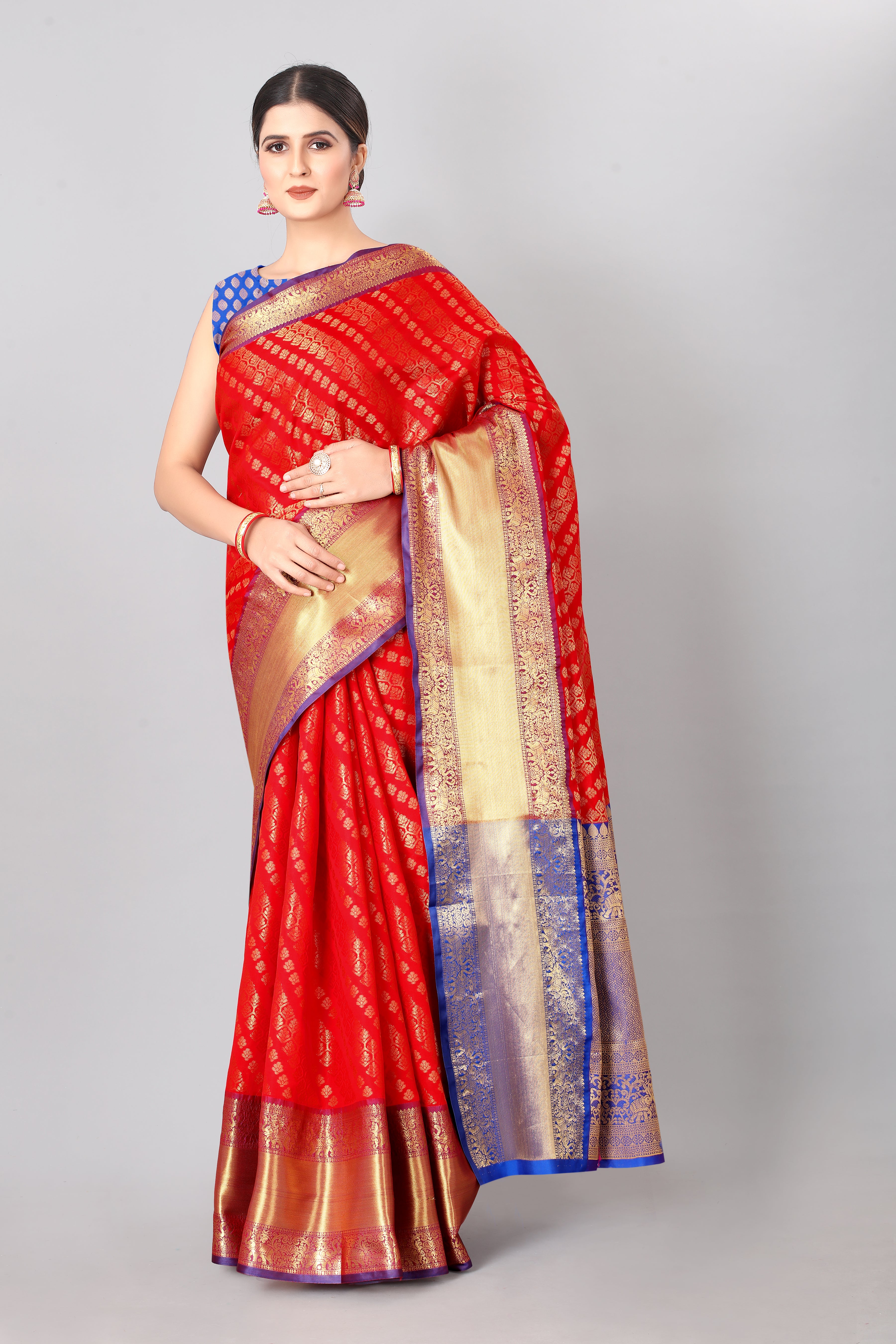Women Heavy Border Checks Weaving Work Saree With Rich Pallu