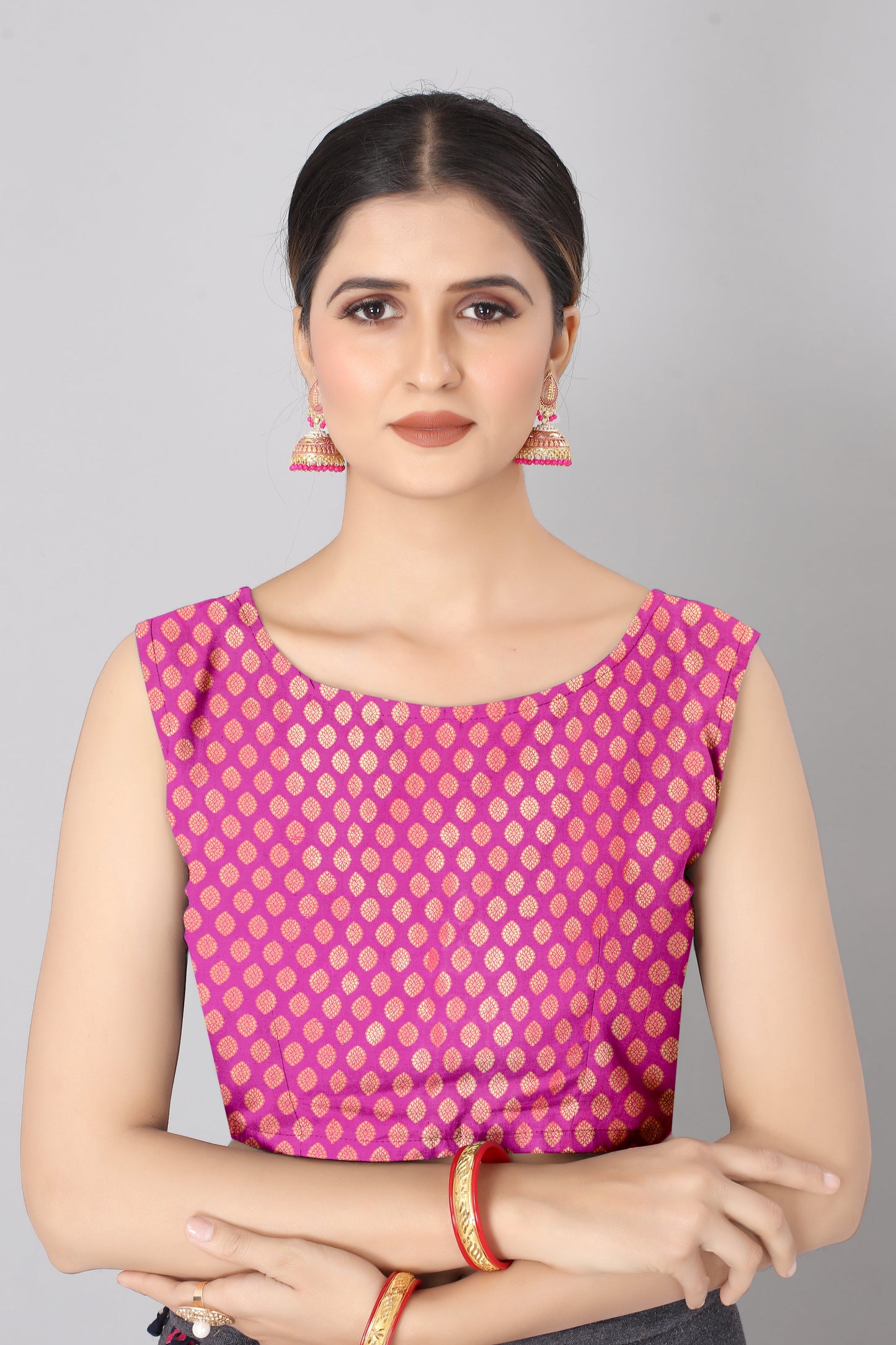 Women Heavy Border Checks Weaving Work Saree With Rich Pallu