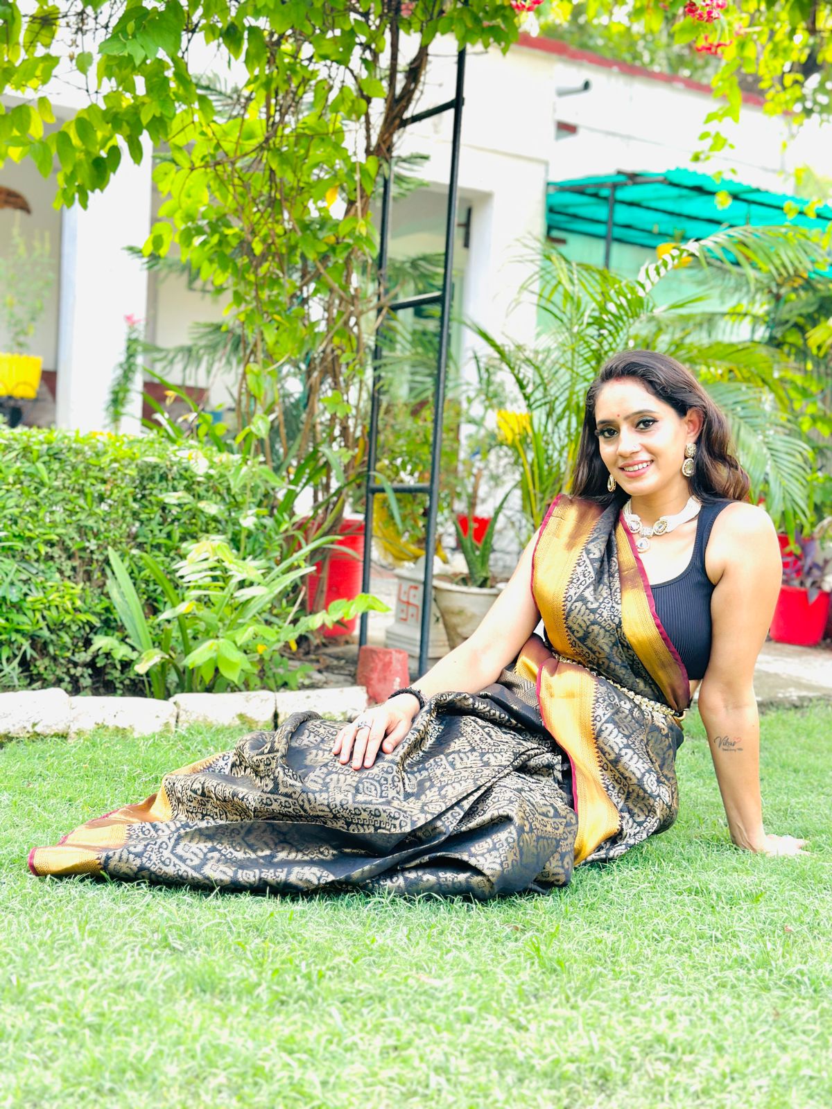 Chevron Classical Weaving Ikkat Zari Woven With Kanjivaram Border Saree